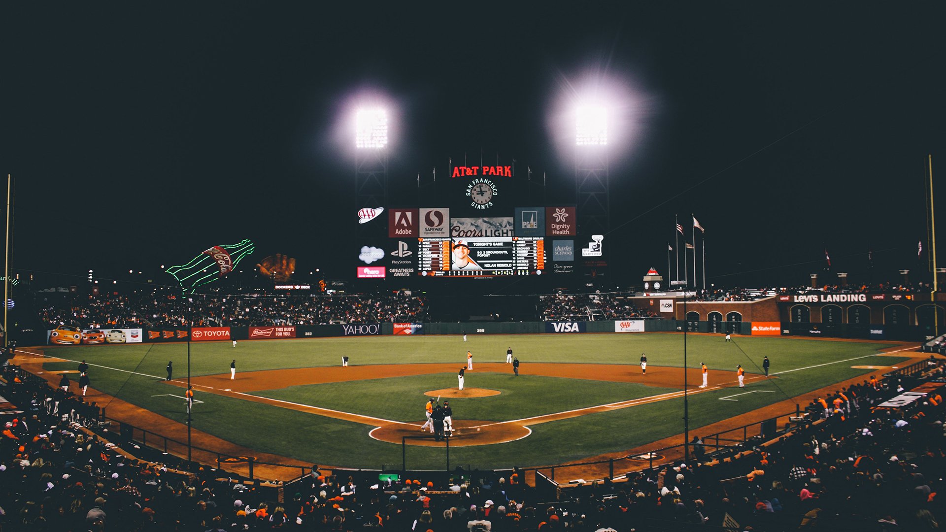 绿茵场的祈祷,当足球不再关乎胜负,只关乎生命,绿茵场的祈祷,当足球只关乎生命
